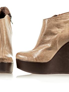 Wedge boots